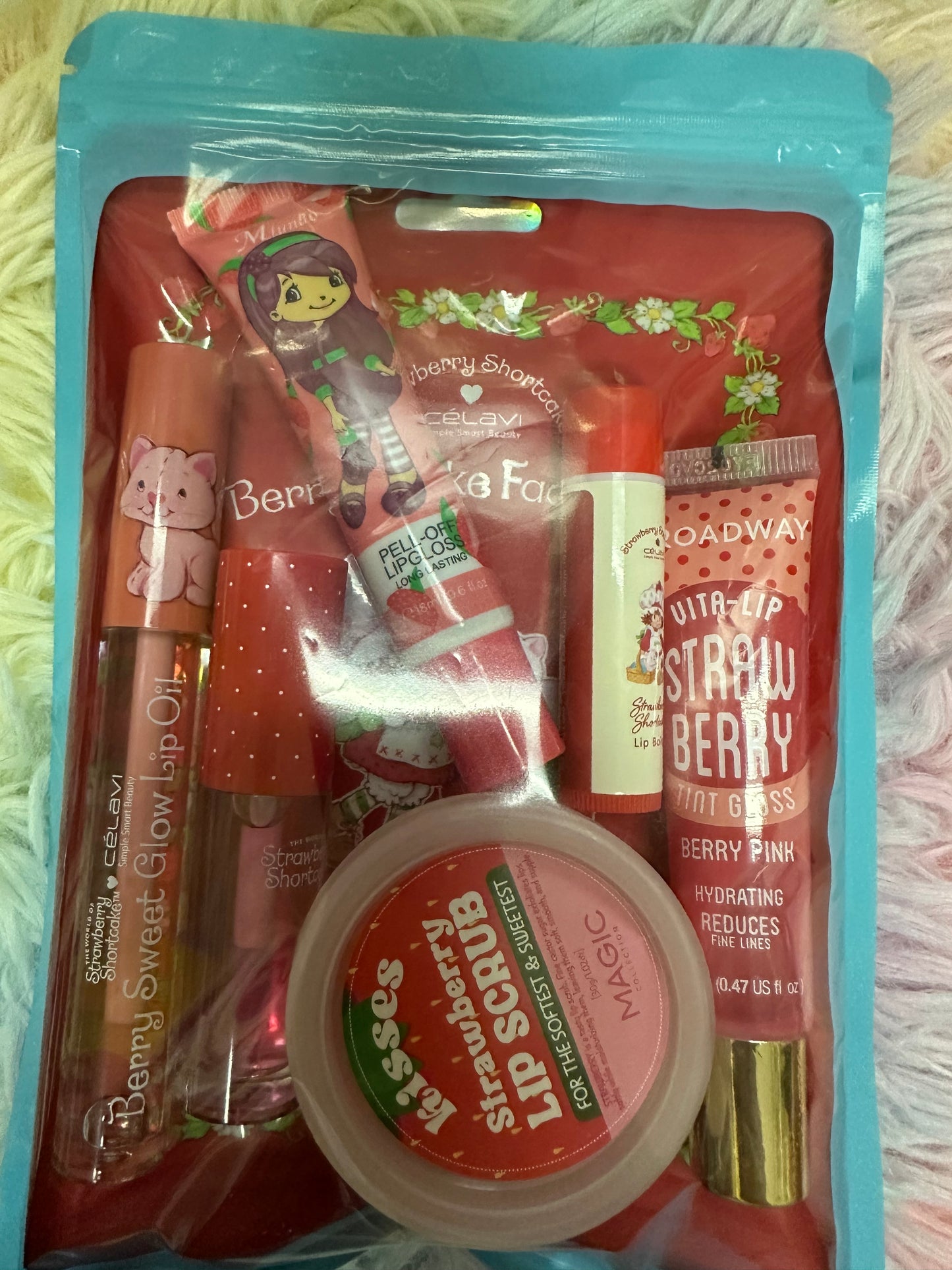 CHARACTER LIP SETS