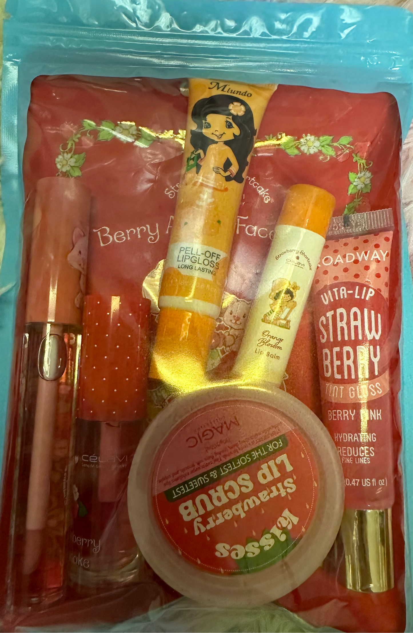 CHARACTER LIP SETS