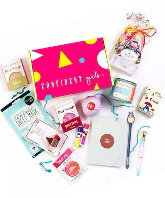 Ultimate Glam Makeup Cosmetic Set that includes a Character Makeup Bag Gift